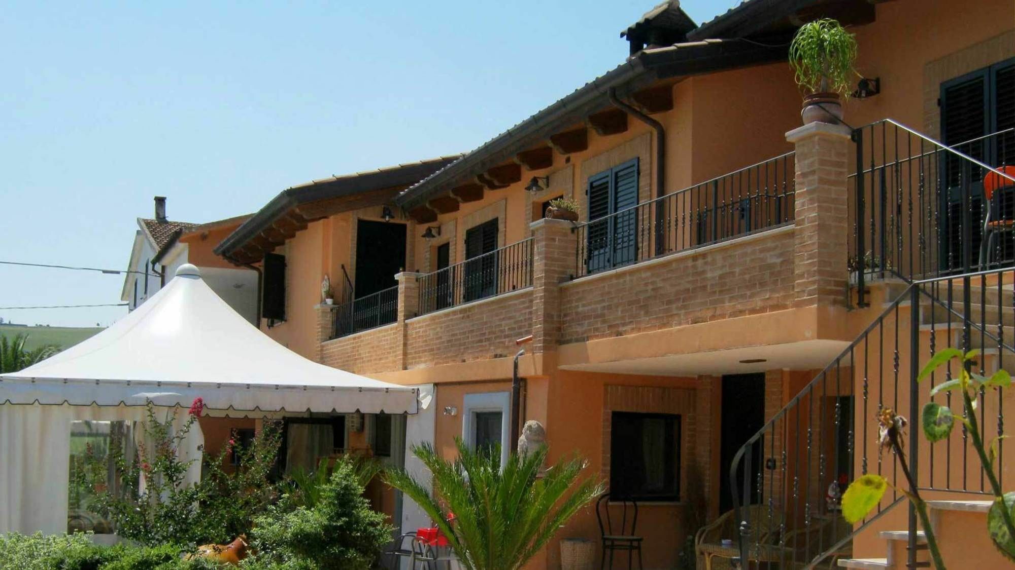 Agriturismo Le Vigne Fermo Exterior photo